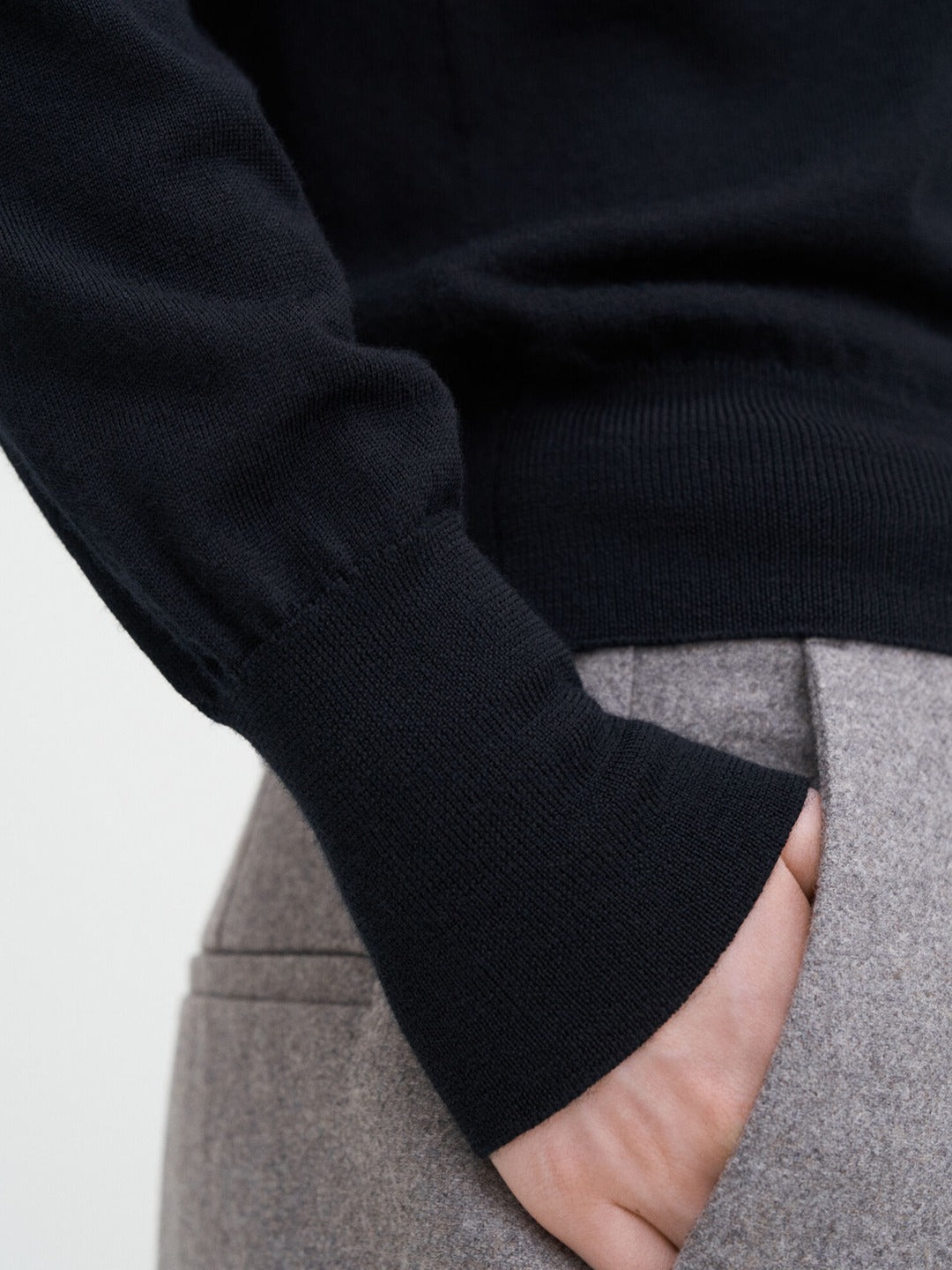 Merino R-neck Sweater