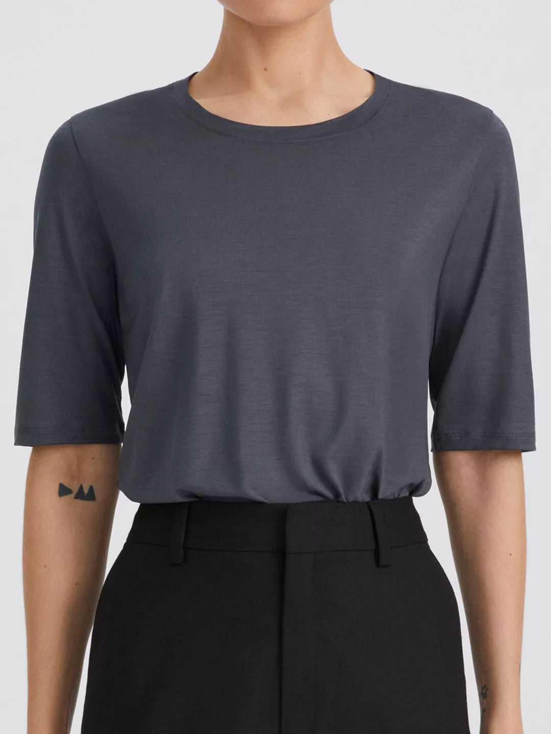 Elena Tee