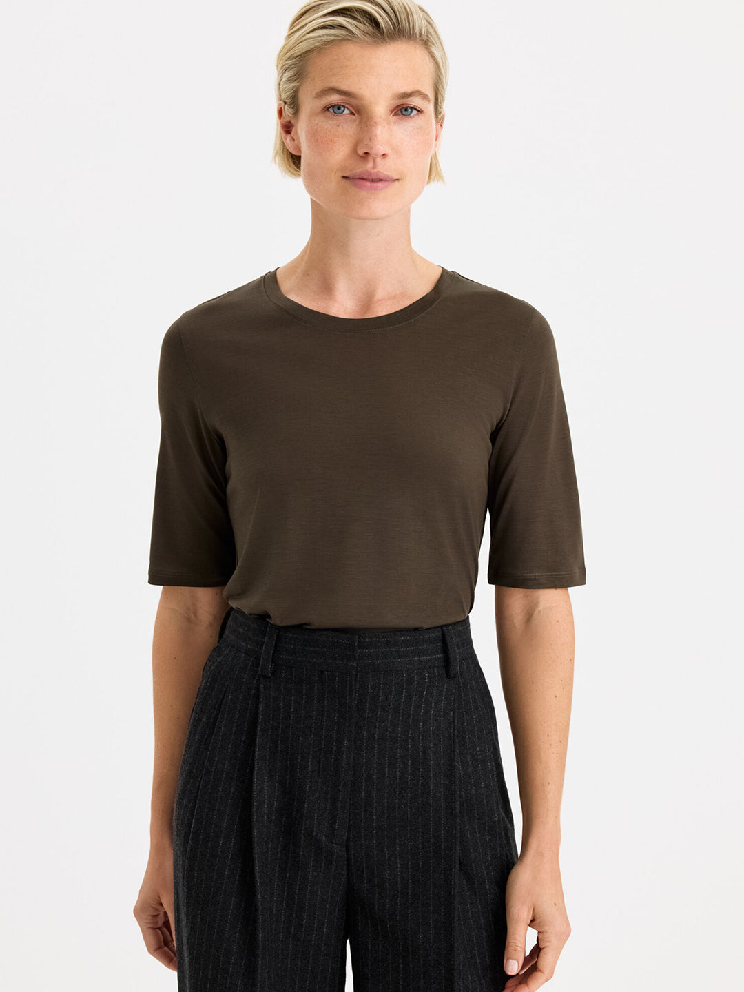 Elena Tee