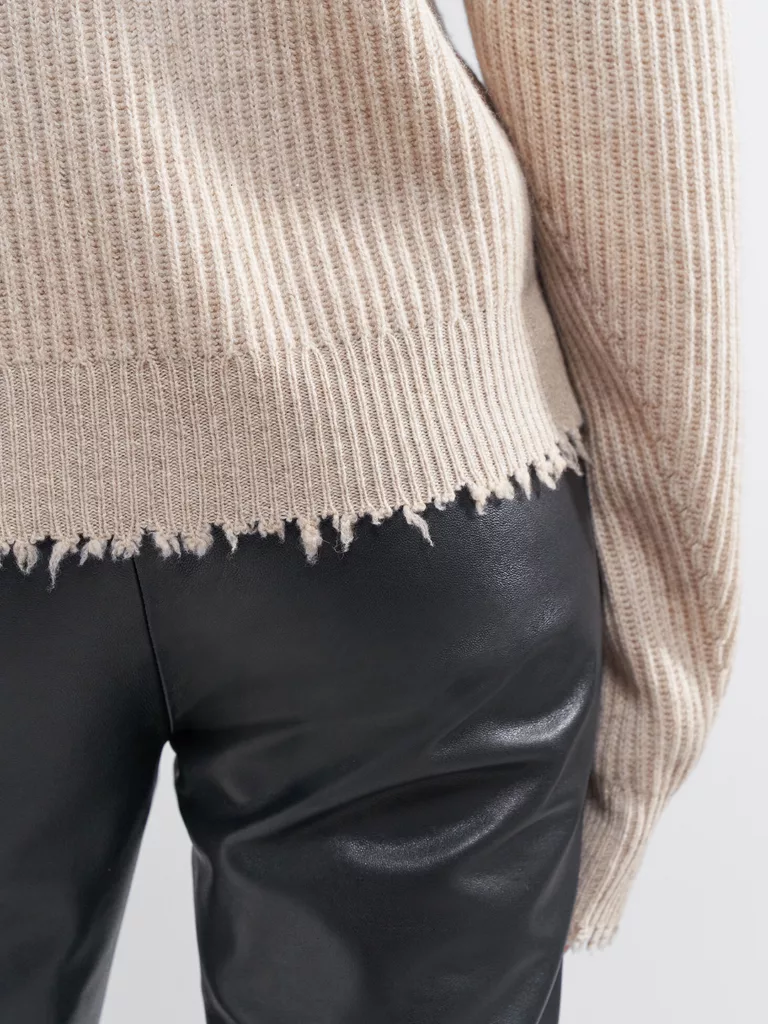 A0000-Anais-Sweater-Filippa-K-Winter-Beige-Melange-Back-Close-Up