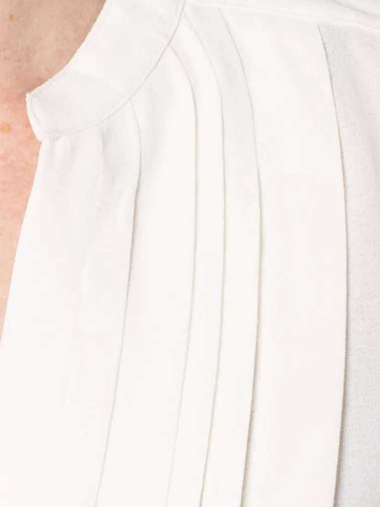 A0151-Crepe-Pleat-Blouse-Filippa-K-Off-White-Front-Close-Up-Fabric