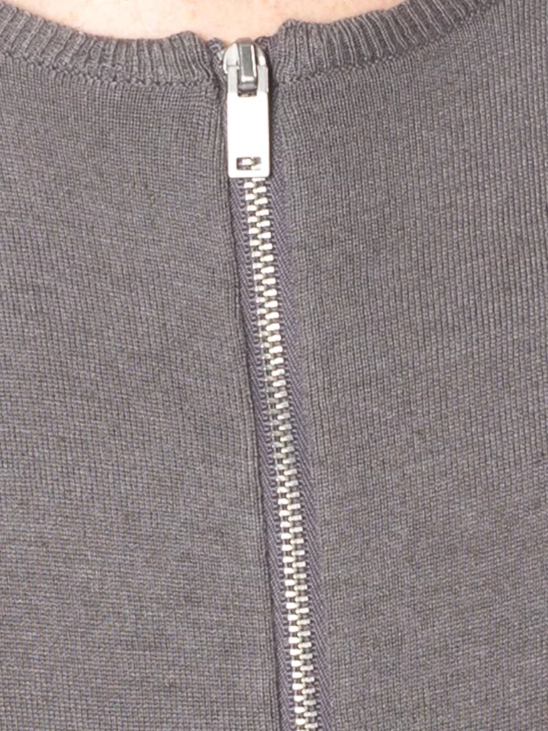 A0281-Mali-Shiny-Knit-J-Lindeberg-Grey-Front-Close-Up-Fabric