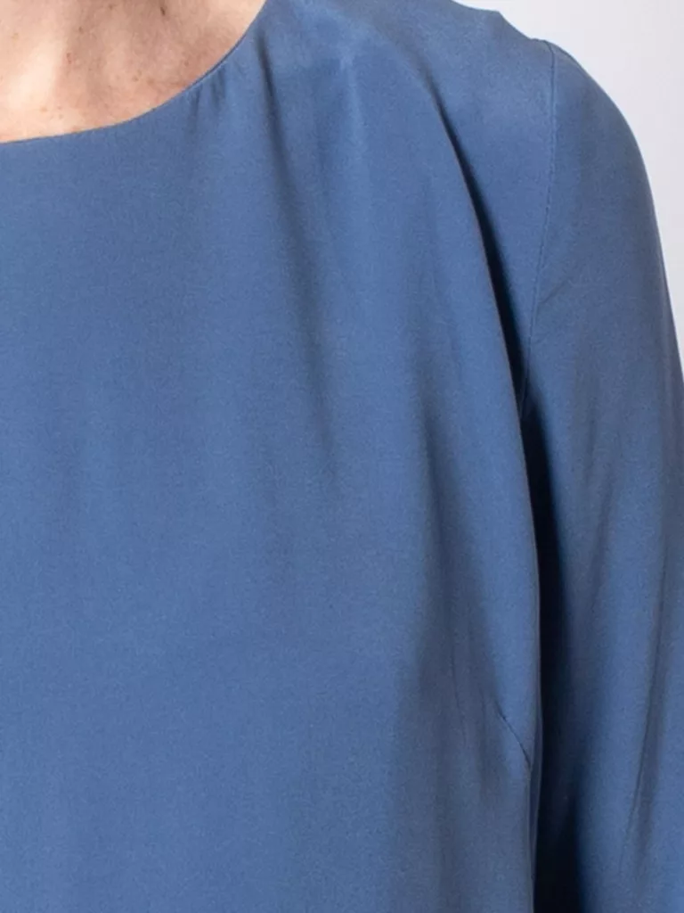 A0370-Cilla-Silk-Stretch-Dress-Whyred-Milk-Blue-Front-Close-Up-Fabric