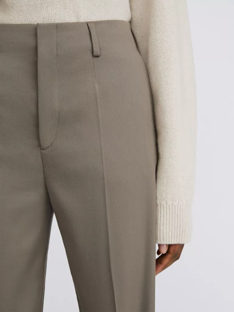 A0958-Karlie-Trouser-Filippa-K-Grey-Taupe-Front-Close-Up-Pleat