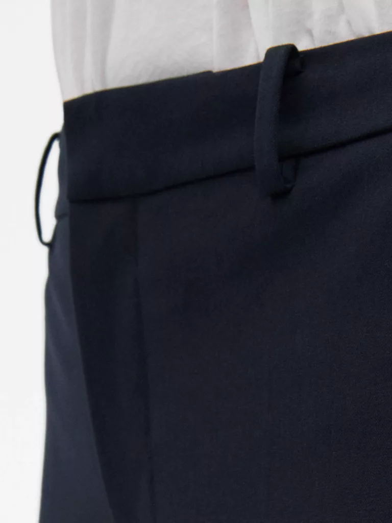 A0965-Sophia-Cotton-Stretch-Trousers-Filippa-K-Navy-close-up-fabric