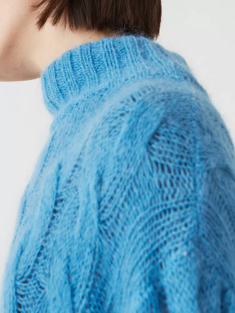 A1020-True-Sweater-Hope-Sthlm-Blue-Close-Up-Collar