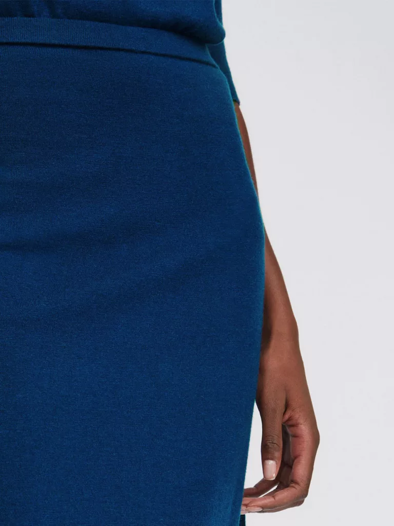 A1084-Honor-Knitted-Skirt-Filippa-K-Marin-Blue-Front-Close-Up