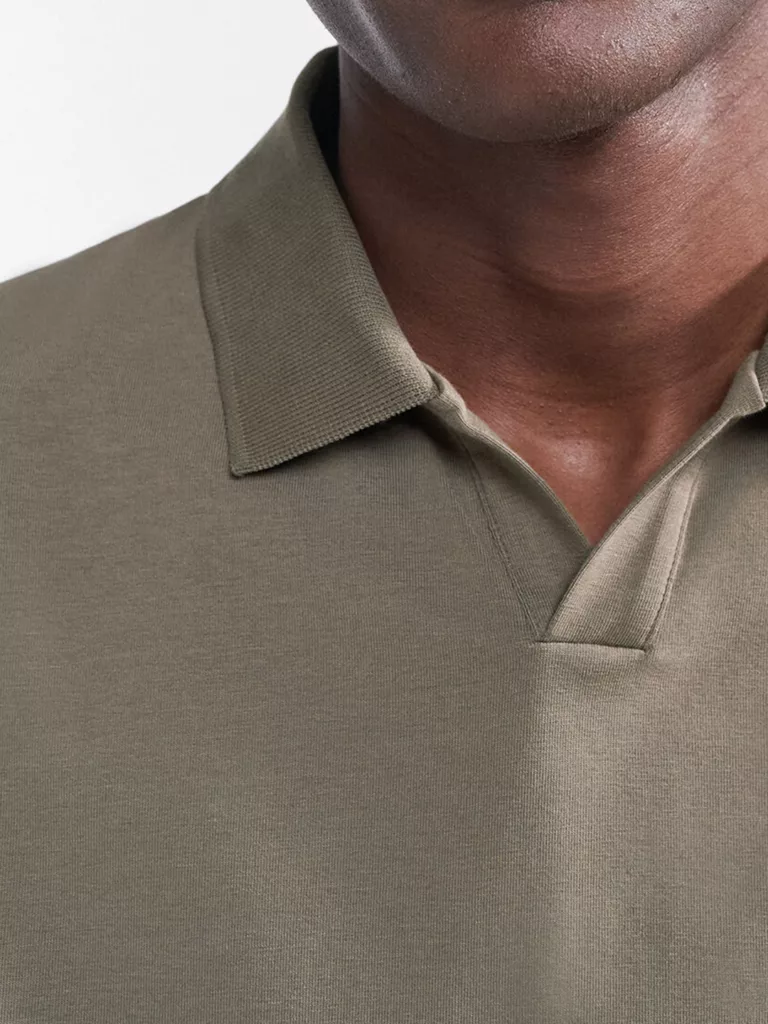 B0000-Lycra-Polo-T-Shirt-Filippa-K-Mole-Grey-Front-Close-Up-Neckline