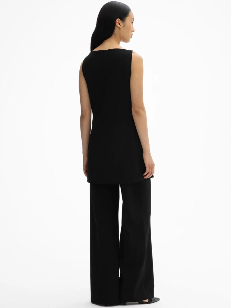 A1256-Tailored-Squared-Top-Dagmar-Black-Full-Body-Back