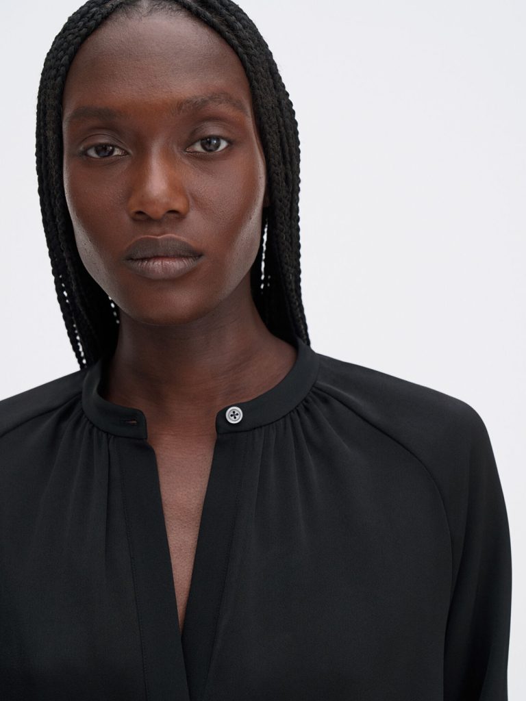 A1786-Gathered-Raglan-Blouse-Filippa-K-Black-Front-Close-Up-Neck