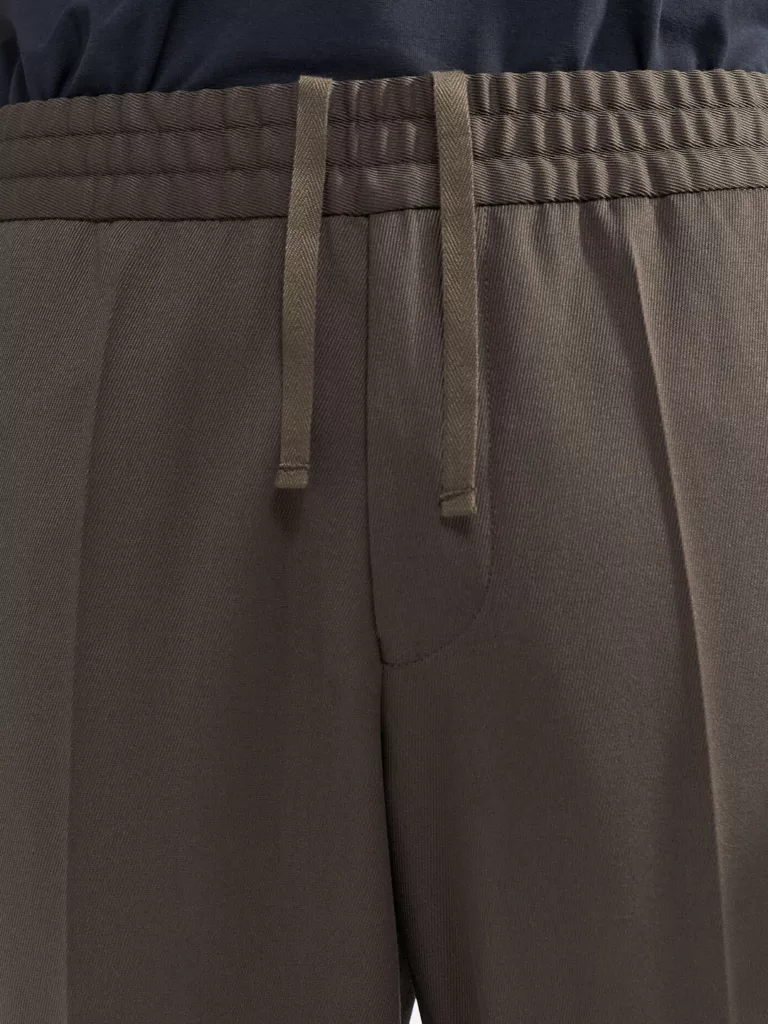B0000-Terry-Cropped-Trouser-Filippa-K-Dark-Forest-Green-Front-Close-Up-Drawstring