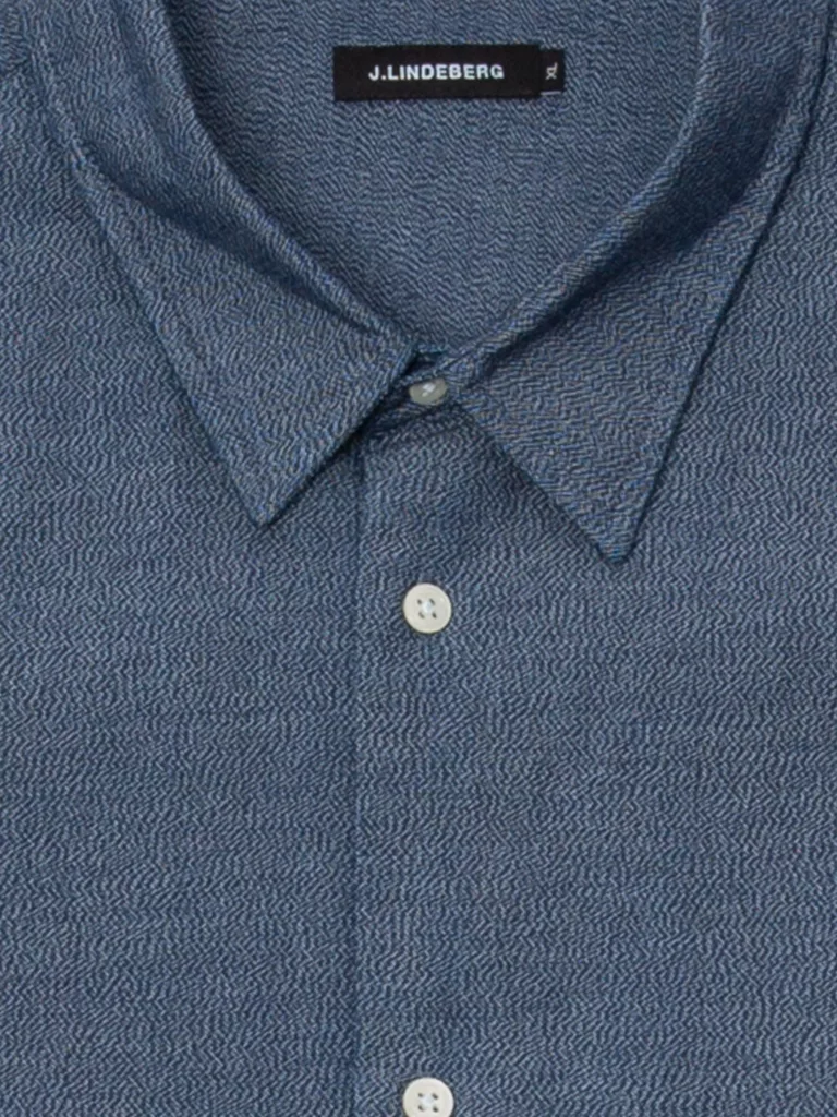 B0669-David-CL-Moline-Dnm-Shirt-J-Lindeberg-Dusty-Blue-Front-Close-Up-Fabric