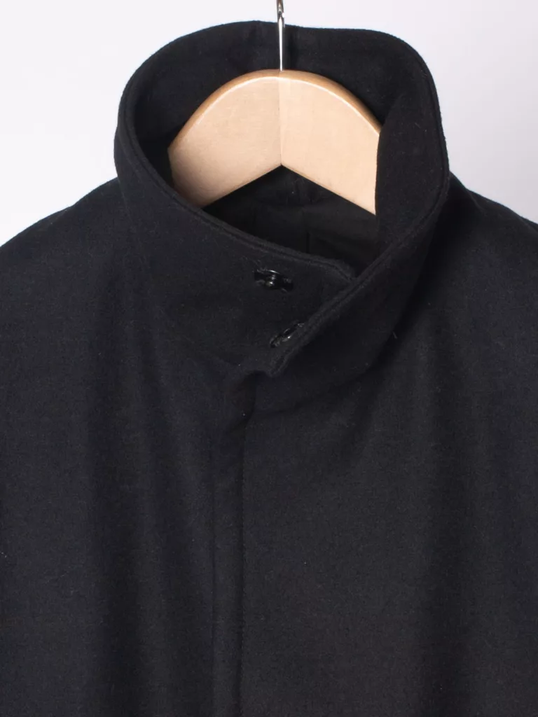 B0682-Short-Parka-Filippa-K-Black-Front-Hang-Close-Up