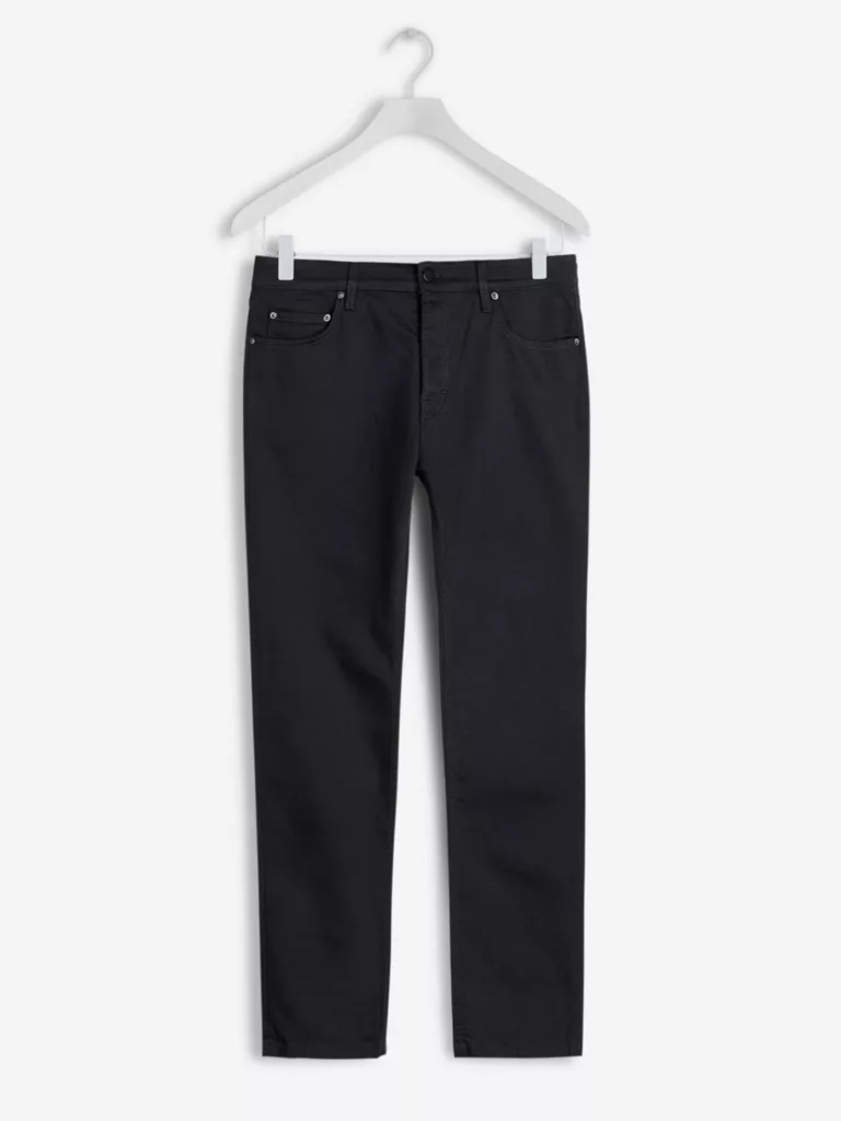B0928-Stan-Ultra-Black-Jeans-Filippa-K-Black-flat-lay