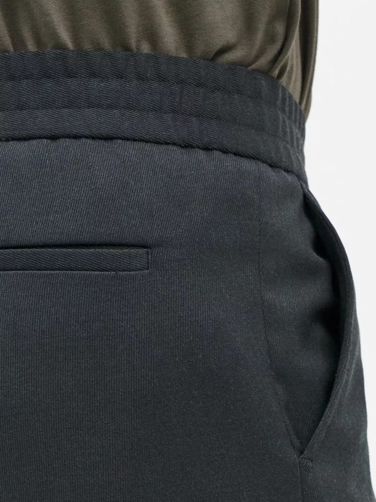 B1046-Terry-Gabardine-Cropped-Trouser-Filippa-K-Dk-Spruce-close-up-fabric