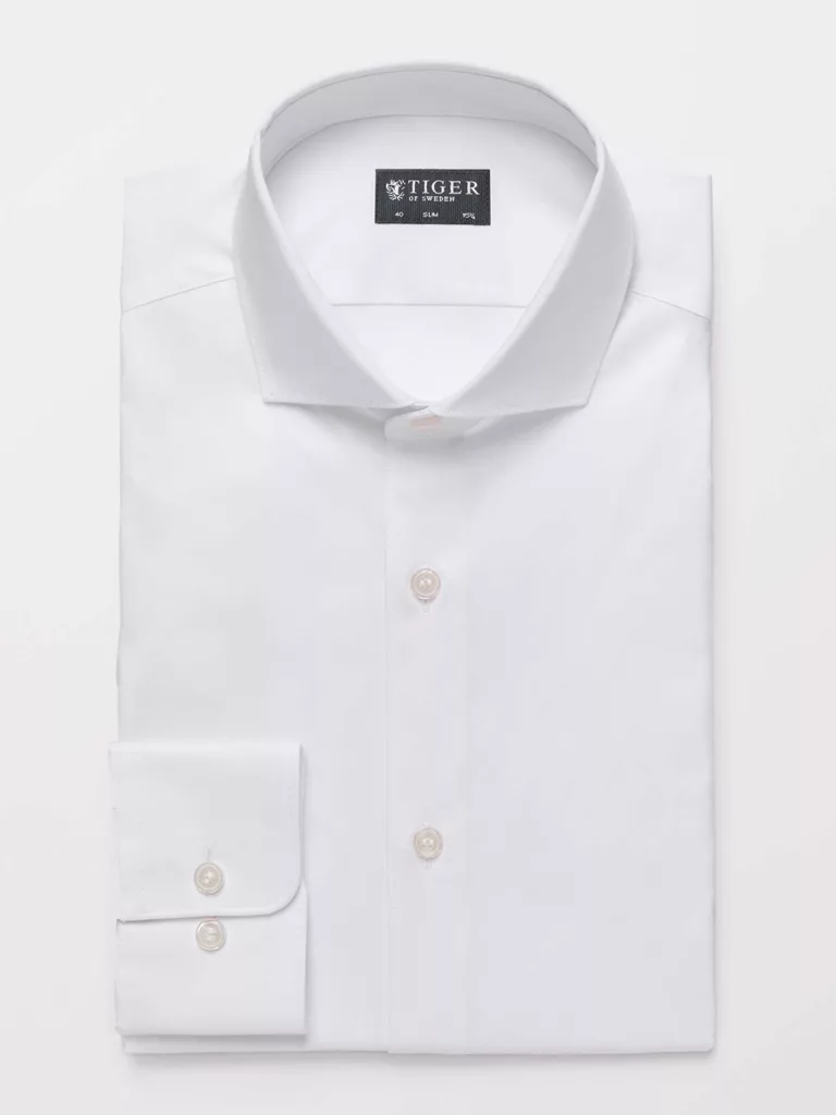 B1082-Farrell-5-Shirt-Tiger-of-Sweden-90-Pure-White-flat-lay-folded