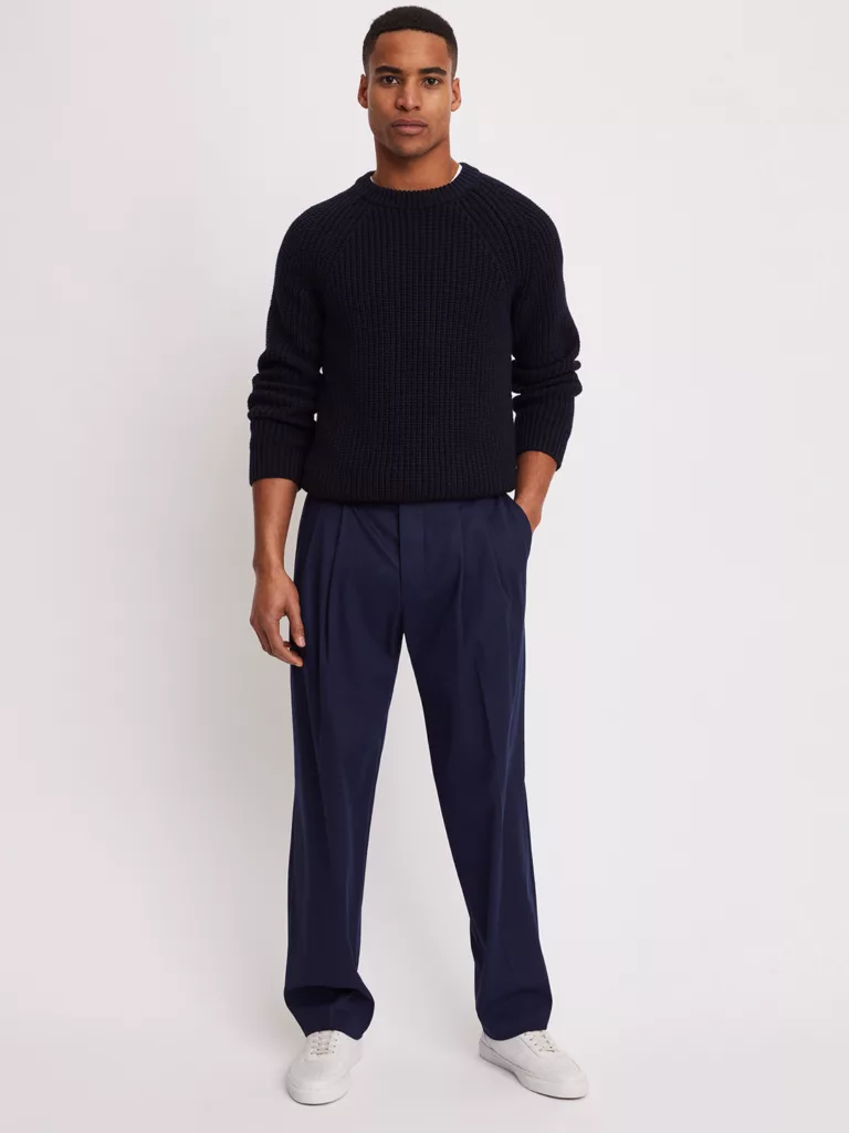 B1127-Chunky-Rib-Cotton-R-neck-Sweater-Filippa-K-Navy-Full-Body-Front