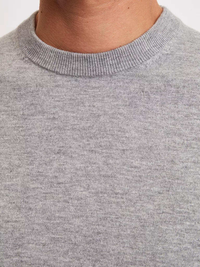 B1157-Cotton-Merino-Sweater-Filippa-K-Lt-Grey-Melange-close-up-neck