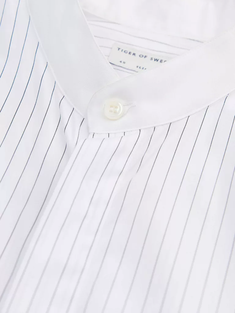 B1161-Forward-Shirt-Tiger-of-Sweden-White-Black-Stripe-Close-Up-Collar