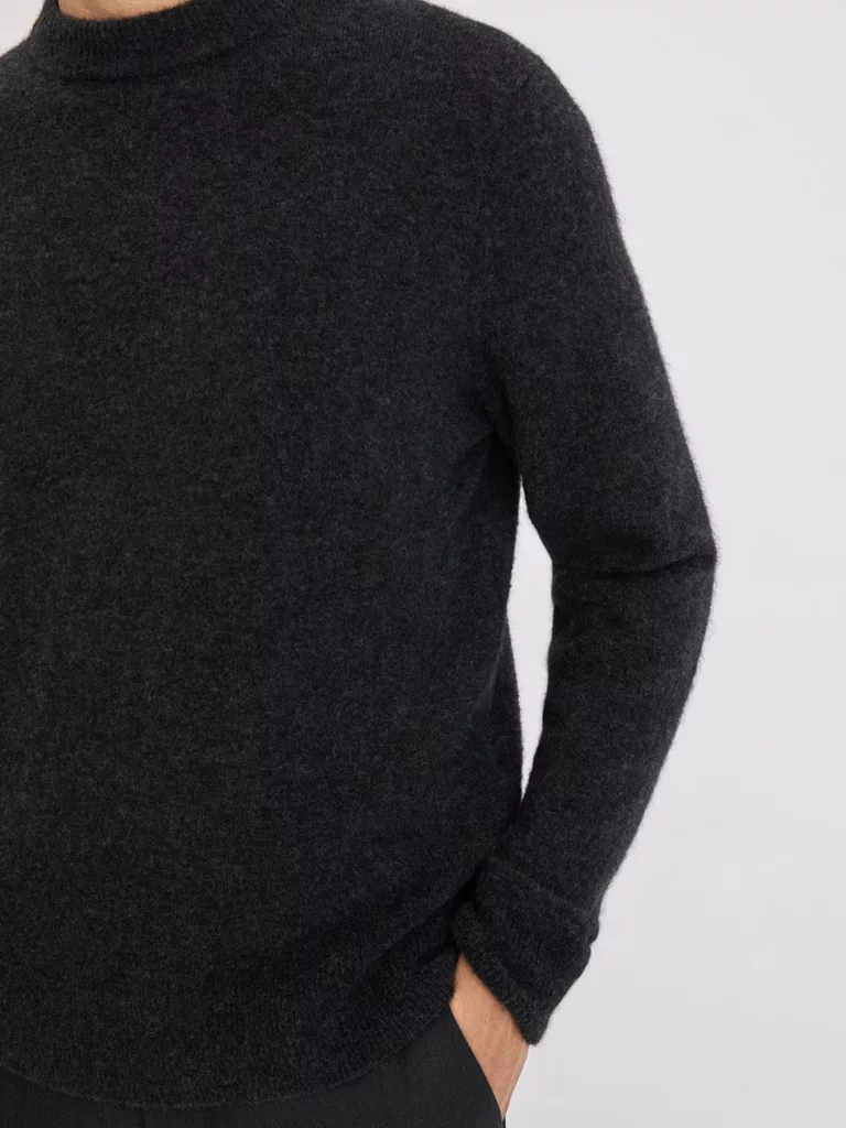 B1168-Yak-Sweater-Filippa-K-Charcoal-Close-up-Fabric