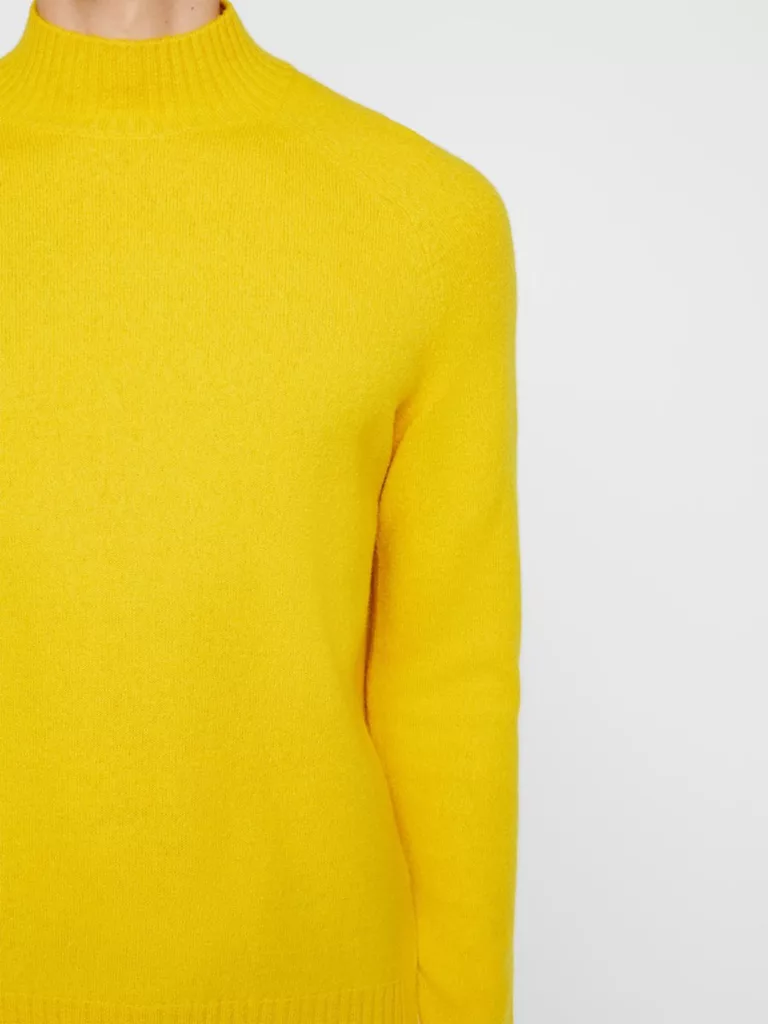 B1208-Tony-Brushed-Wool-Sweater-J-Lindeberg-Sun-Yellow-Close-Up-Front