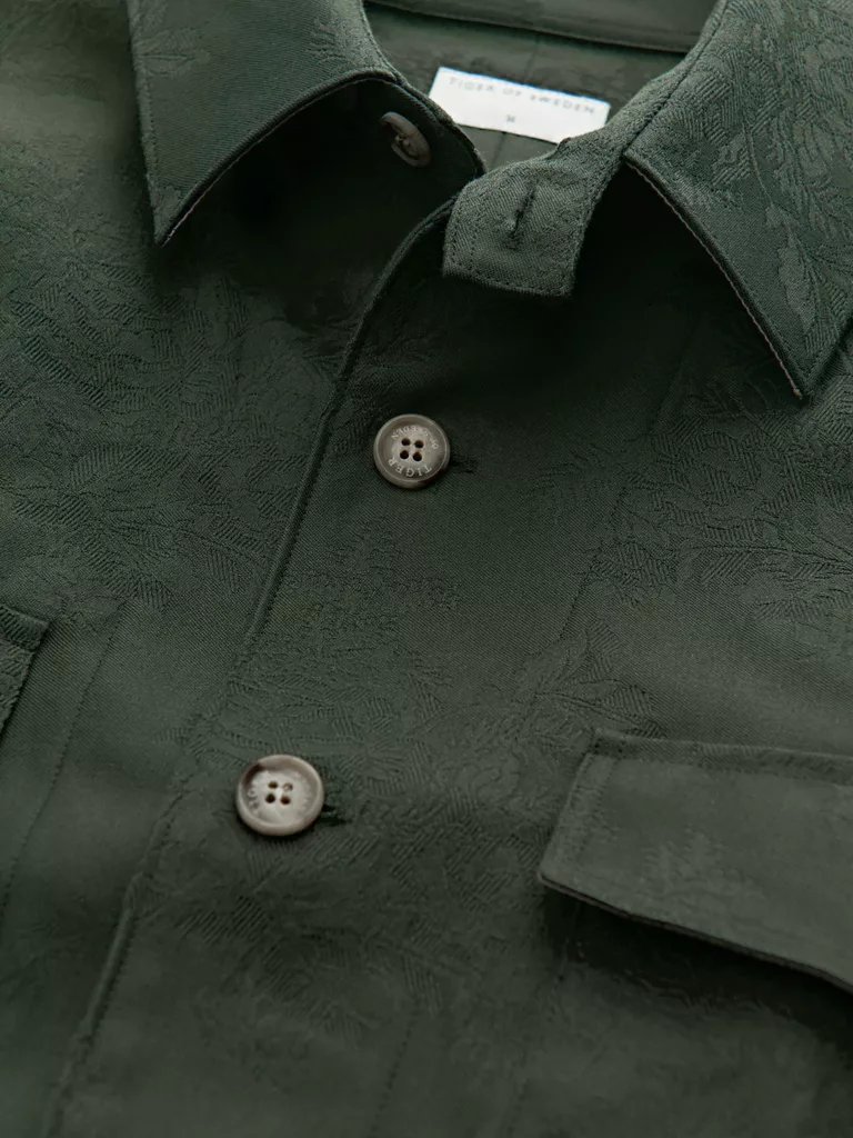 B1268-Alpinia-Shirt-Jacket-Tiger-of-Sweden-Dk-Green-Front-Close-Up-Fabric