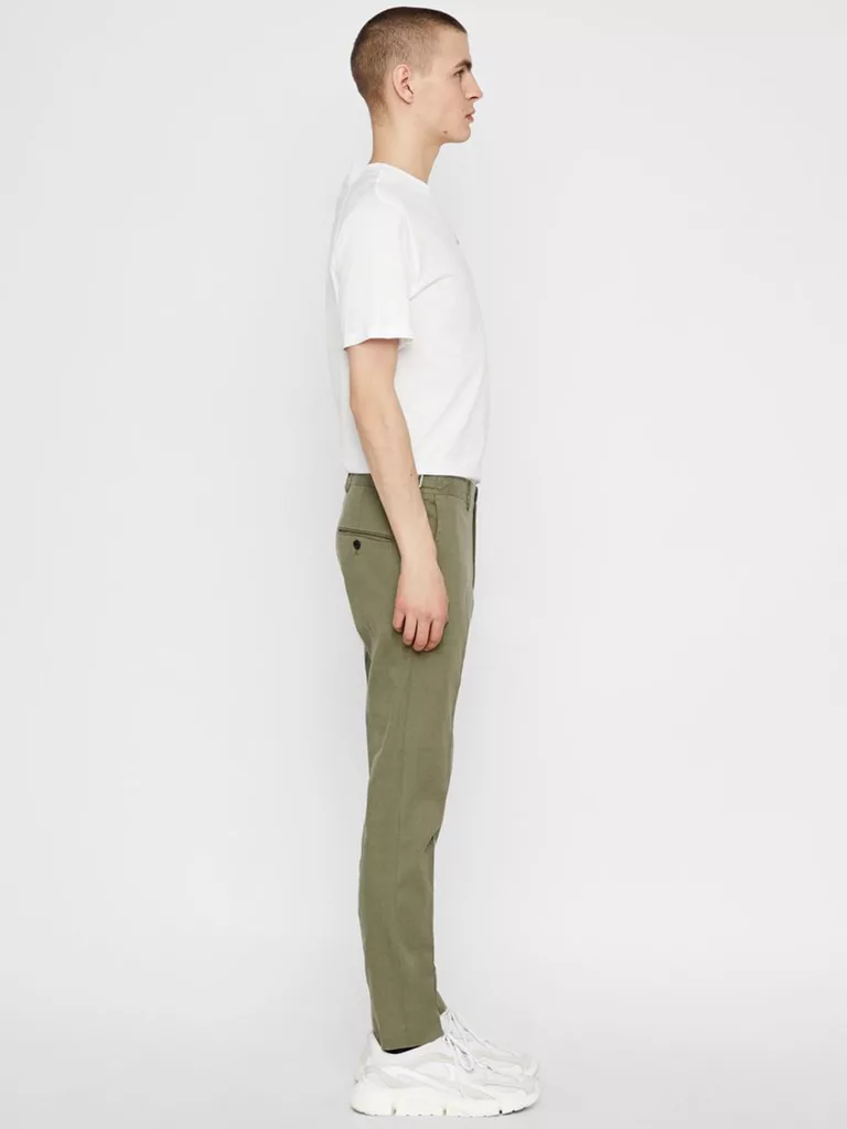 B1317-Grant-Cotton-Linen-Trouser-J-Lindeberg-Covert-Green-Side-Full-Body