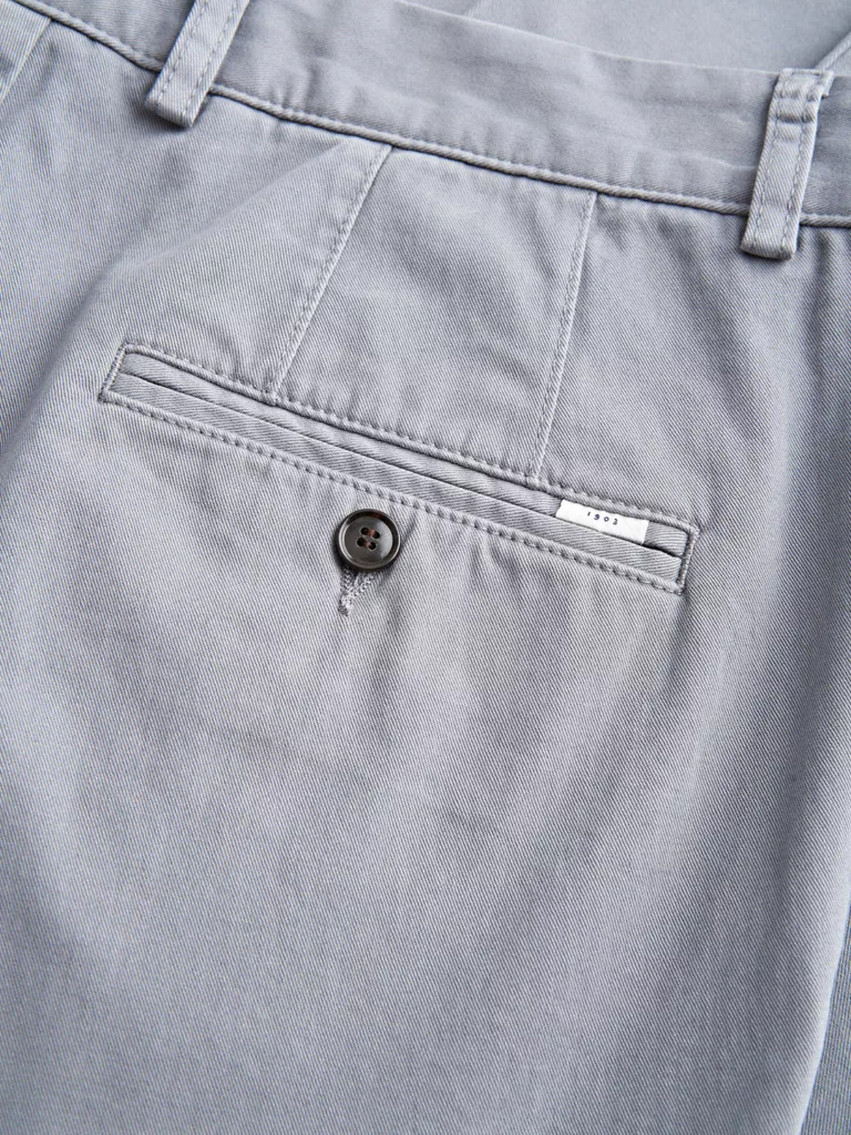 B1326-Truman-Trouser-Tiger-of-Sweden-Quiet-Grey-Back-Close-Up-Fabric