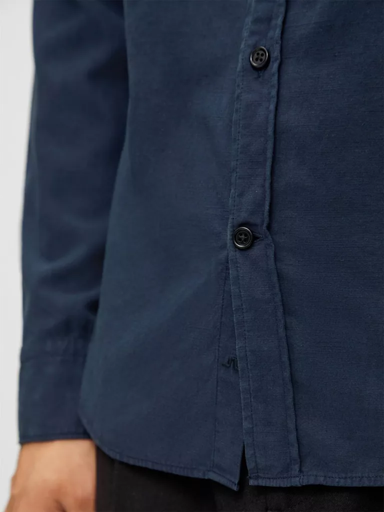 B1332-Tencel-Slub-Texture-Slim-Shirt-J-Lindeberg-JL-Navy-Front-Close-Up-Fabric