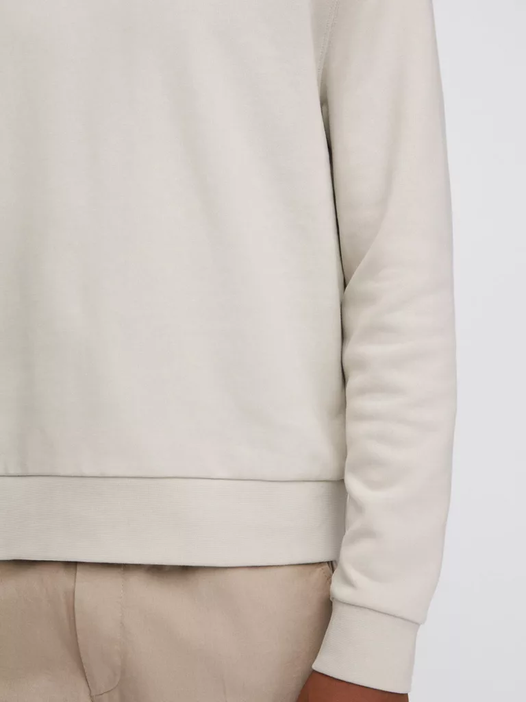 B1366-Gustaf-Sweatshirt-Filippa-K-Vanilla-Front-Close-Up-Sleeve