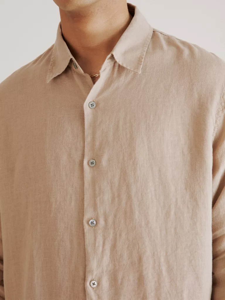 B1388-Air-Clean-Linen-Shirt-Hope-Beige-Close-Up