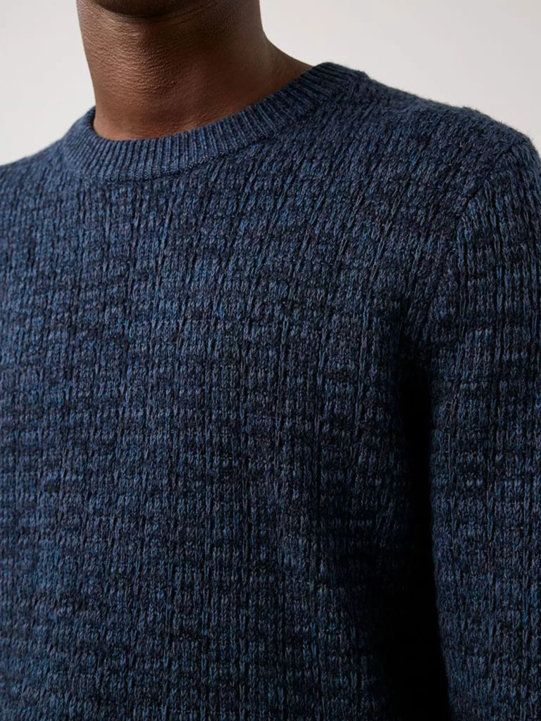 B1447-Idris-Chunky-Structure-Sweater-J-Lindeberg-JL-Navy-Front-Close-Up-Fabric
