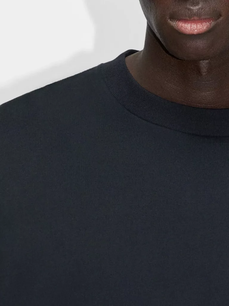 B1541-Big-Tee-Hope-Sthlm-Black-Front-Close-Up