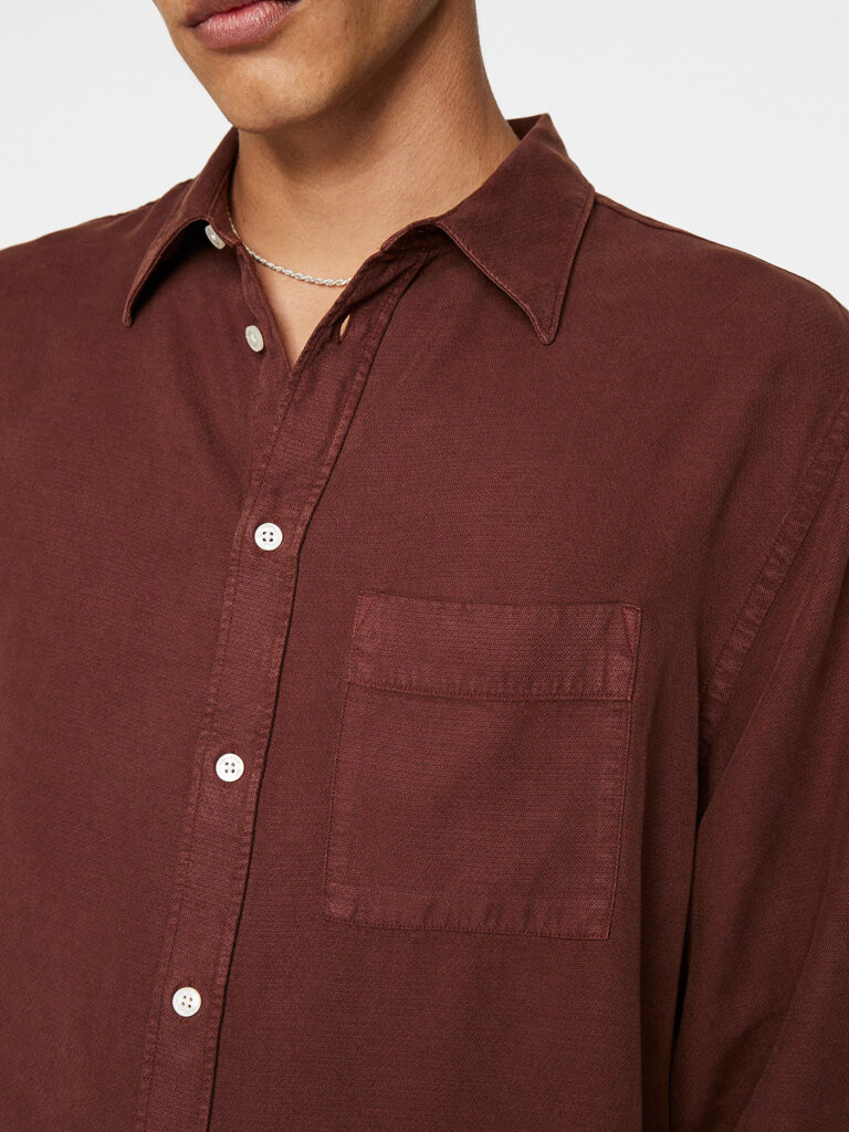 B1628-Reg-Struct-GMD-Tencel-Shirt-J-Lindeberg-Bitter-Chocolate-Front-Close-Up