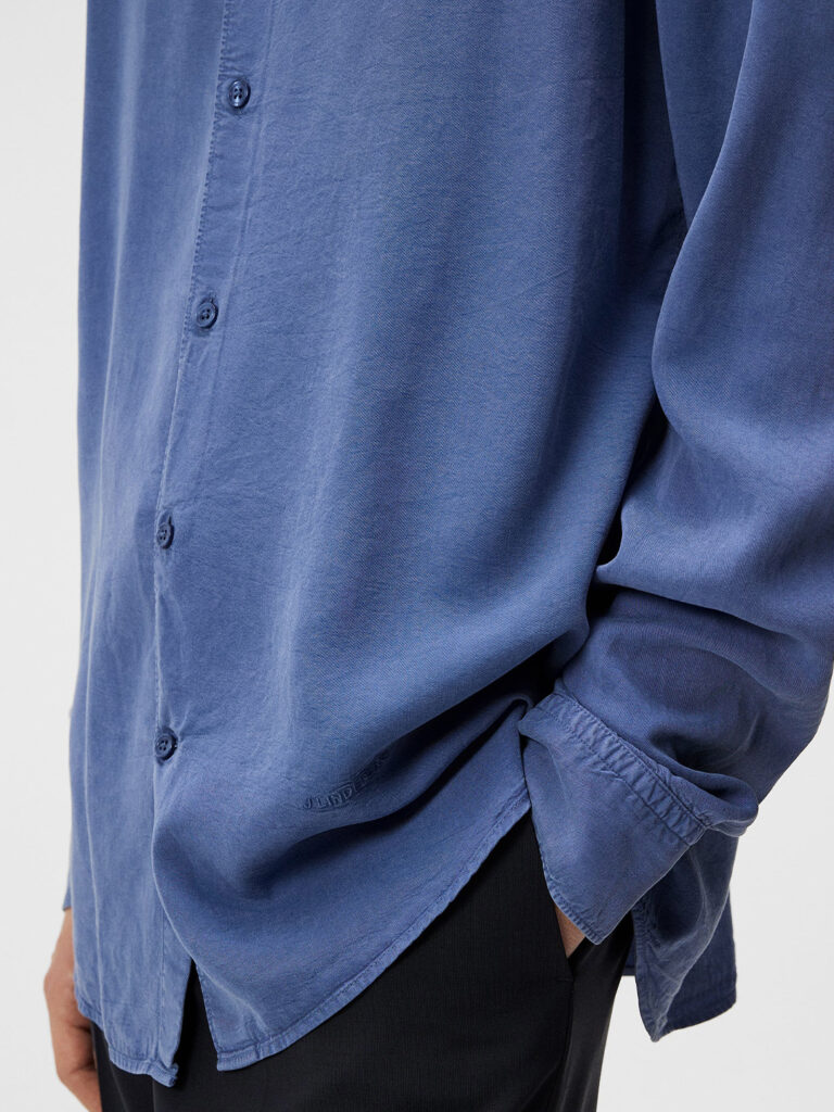 B1638-Slim-LS-Comfort-Tencel-Shirt-JL-Bijou-Blue-Front-Sleeve-Logo