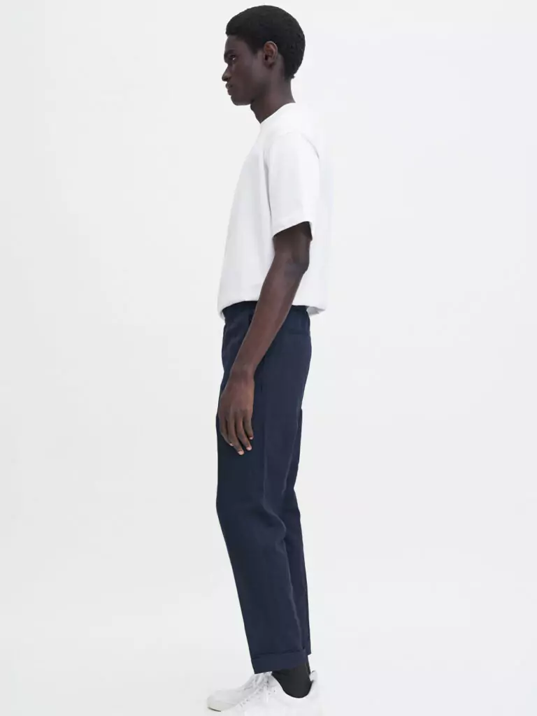 B1657-Terry-Linen-Trouser-Filippa-K-Navy-Full-Body-Side