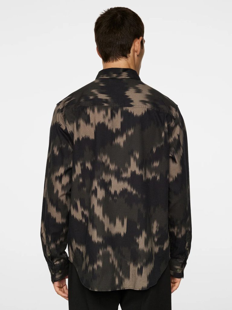 B1671-Reg-LS-Tencel-Print-Shirt-J-Lindeberg-Warp-Forest-Back