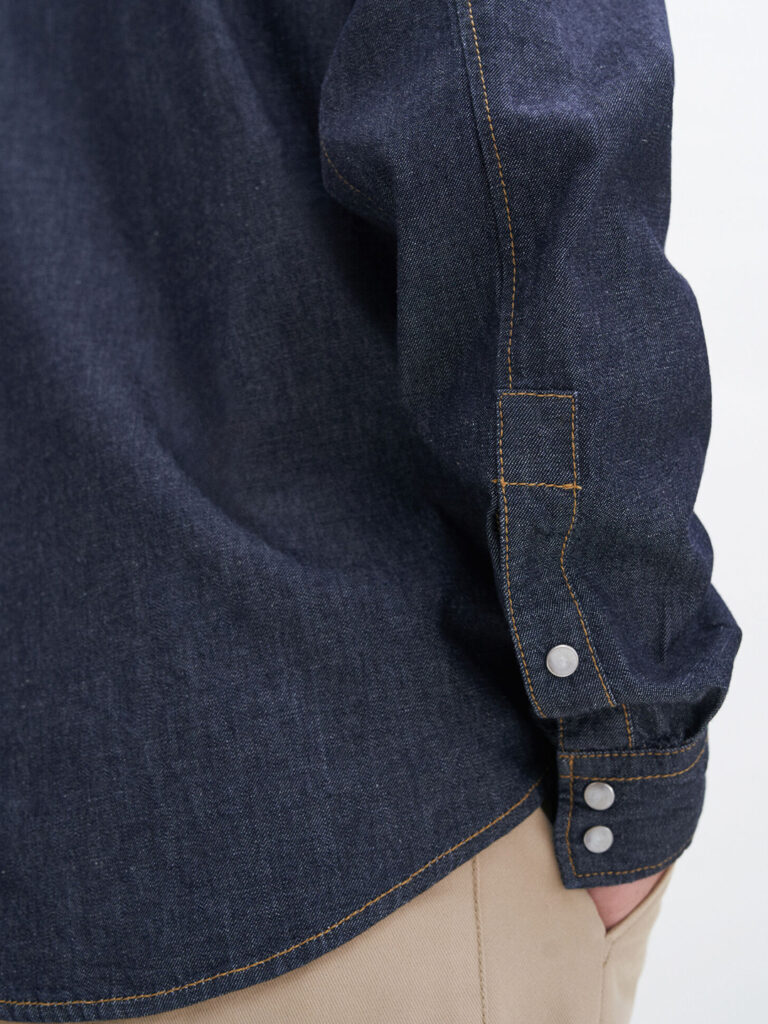 B1708-Jean-Shirt-Filippa-K-Rinsed-Blue-Wash-Close-Up