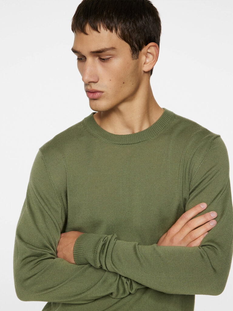 B1712-Keane-Lt-Merino-Sweater-J-Lindeberg-JL-Olivine-Front-Pose