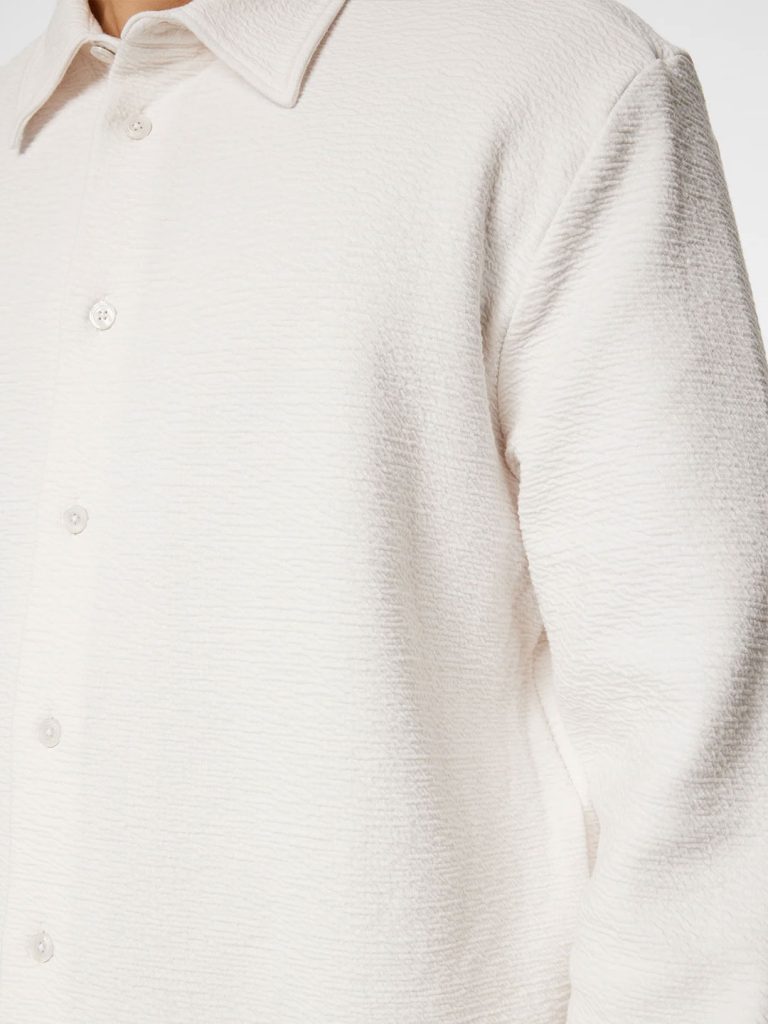 B1715-Reg-LS-Crinkle-Jersey-Shirt-J-Lindeberg-Cloud-White-Front-Close