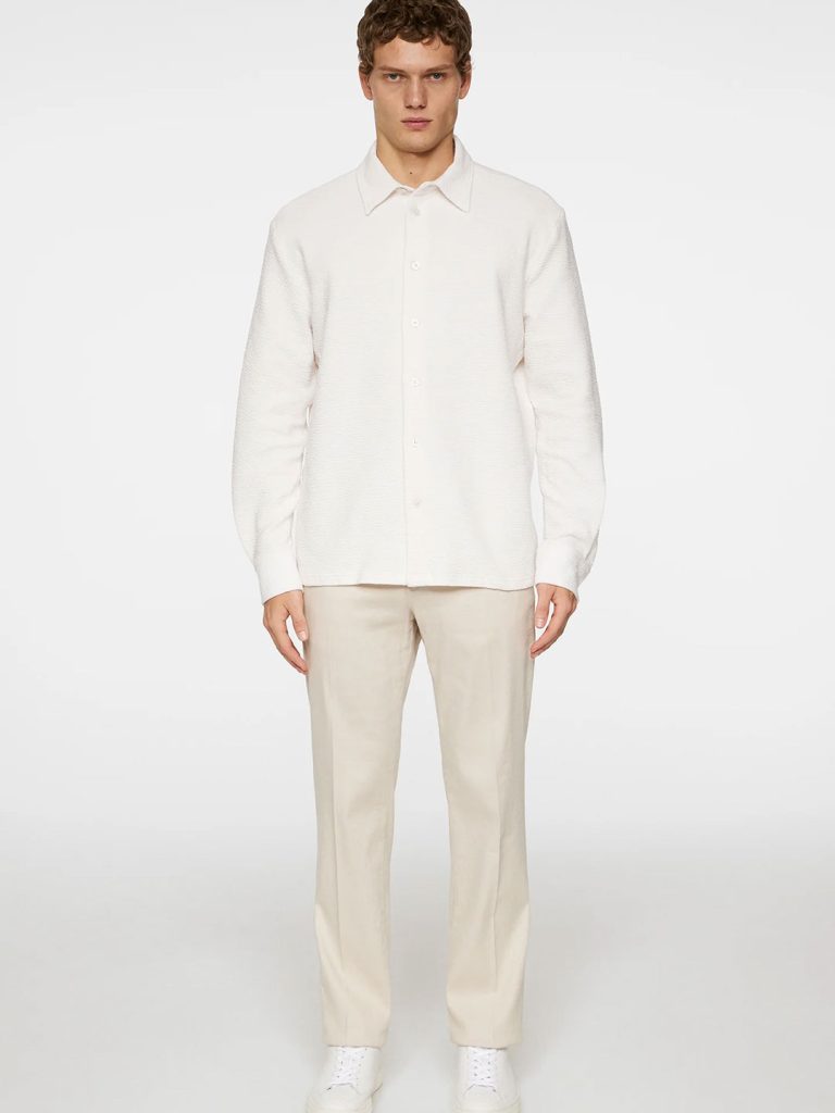 B1715-Reg-LS-Crinkle-Jersey-Shirt-J-Lindeberg-Cloud-White-Front-Full-Body