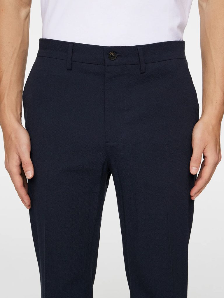 B1728-Dropper-J-Lindeberg-Navy-Front-Close