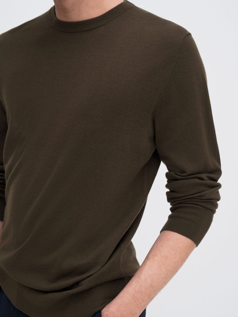 B1765-Merino-Sweater-Filippa-K-Dk-Khaki-Green-Front-Close-Up