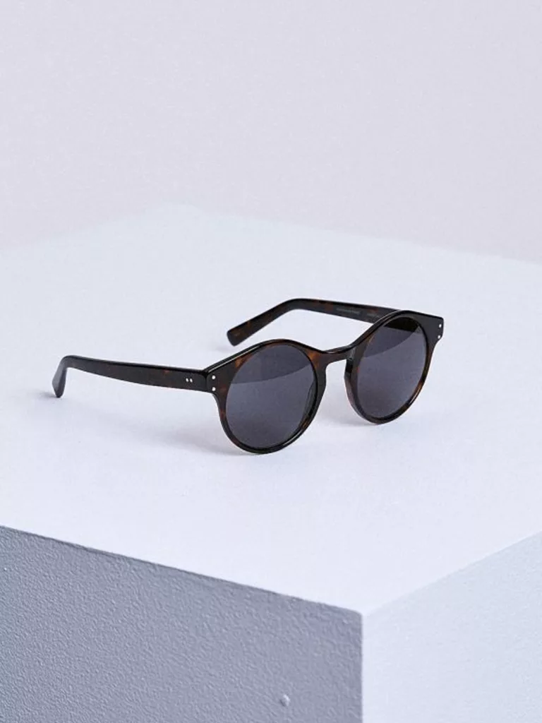 C0222-Reese-Sunglasses-Whyred-Turtoise-Flat-Front