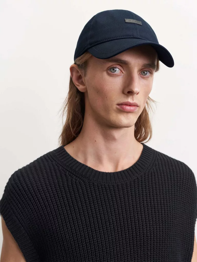 C1106-Hent-Cap-Tiger-Of-Sweden-Light-Ink-Front-Model