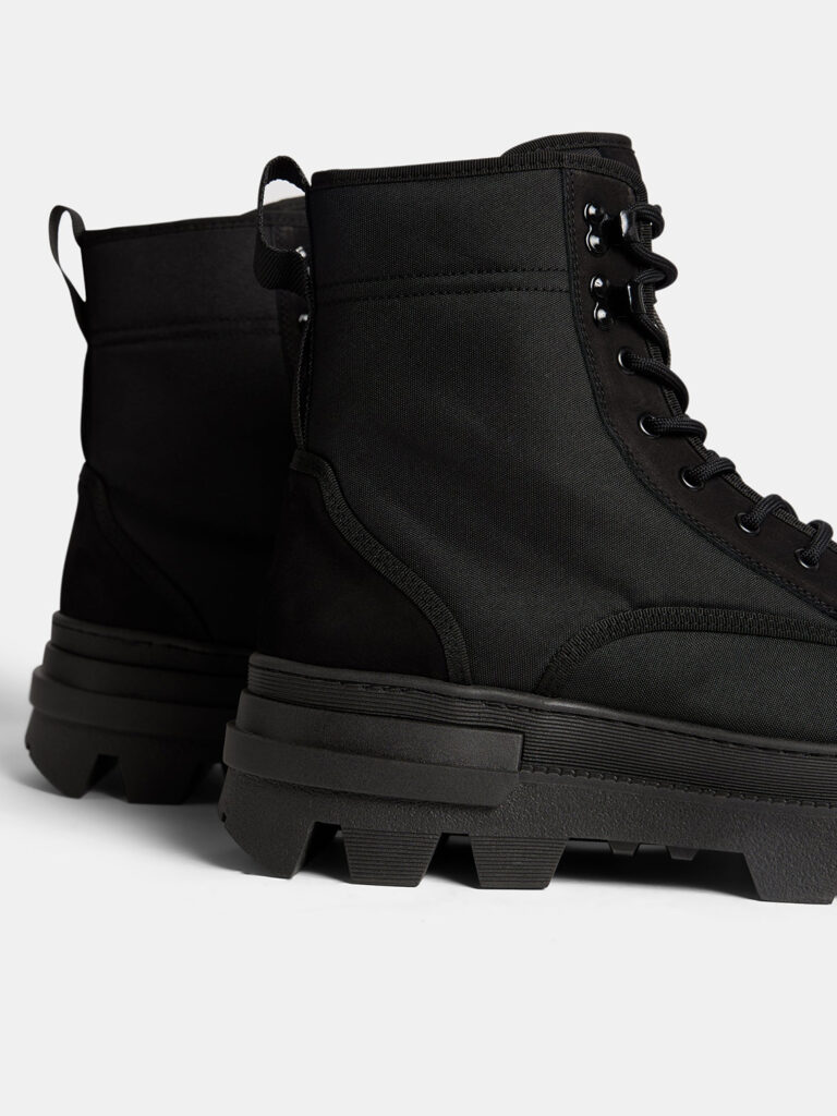 C1120-Alfa-Tech-Ankle-Boot-J-Lindeberg-Black-Side-Close-Up-Heal