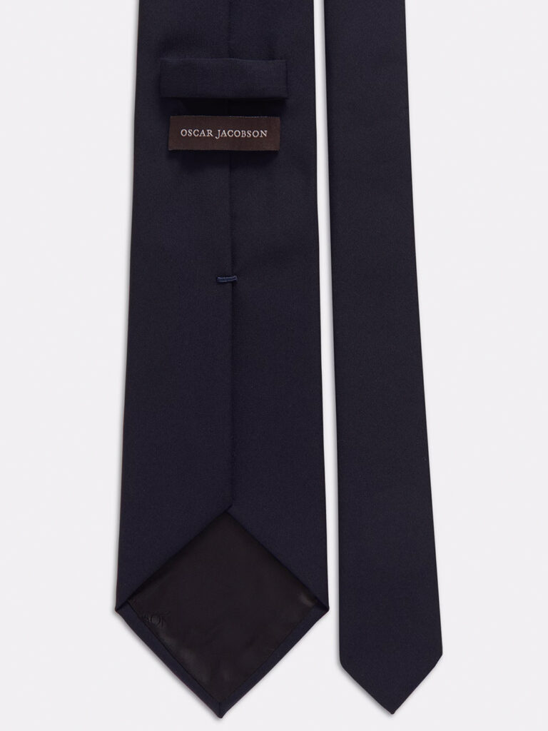 C1124-Microstructure-Tie-Oscar-Jacobson-navy-back