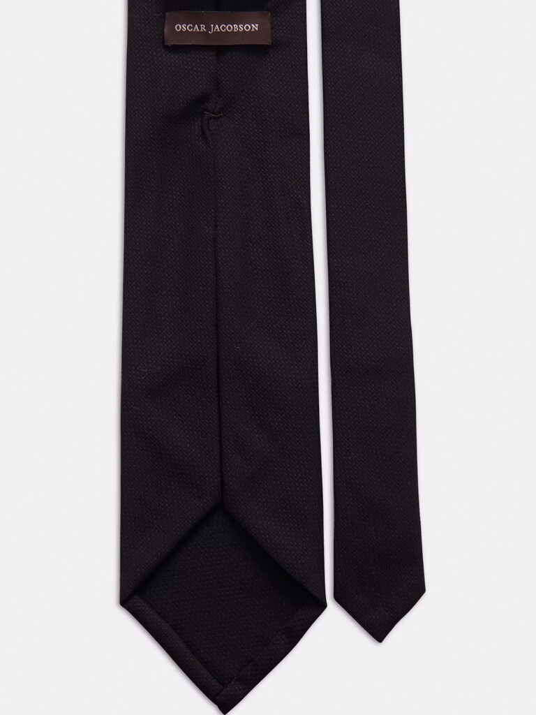 C1125-7-fold-tropical-wool-tie-oscar-Jacobson-black-back