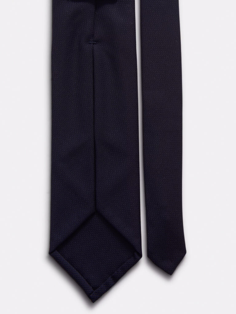 C1125-7-fold-tropical-wool-tie-oscar-jacobson-dark-blue-back