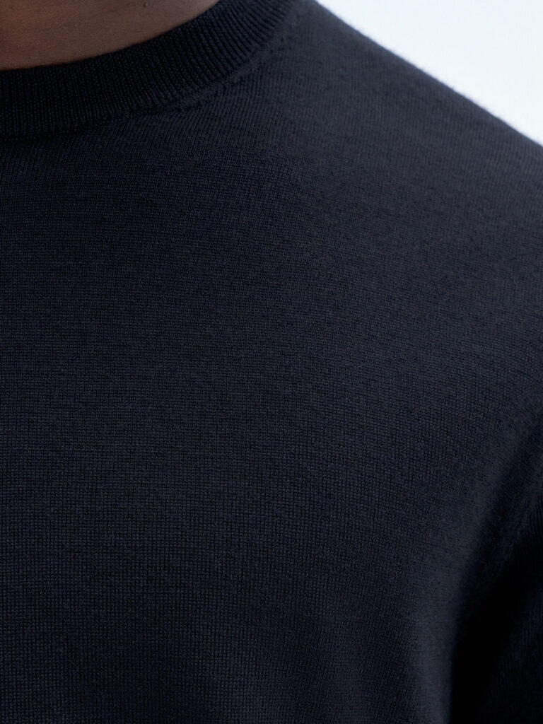 S0012-Merino-Sweater-FK-Black-Close